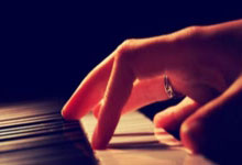 开云体育app-卡尔蒂斯防线协作提升，力求限制攻击