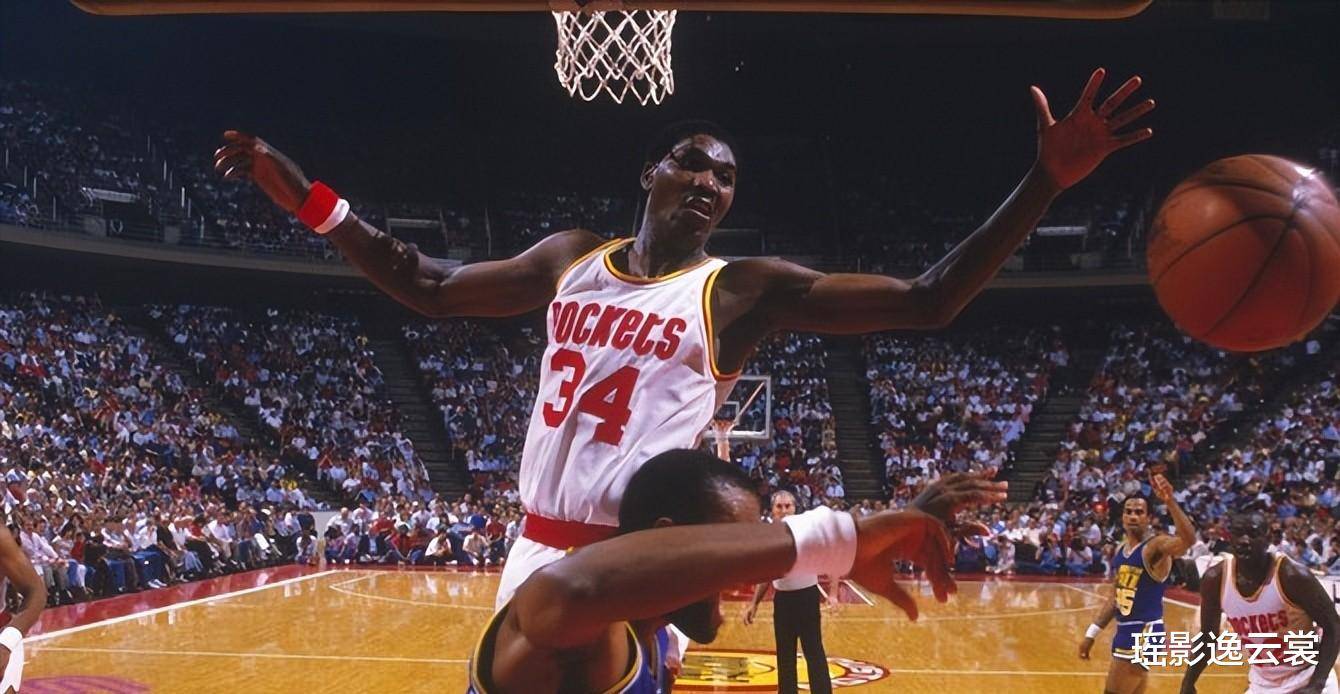 开云APP-包含美国篮球巨星分享篮球技术，球员备战挑战全球巨星的词条