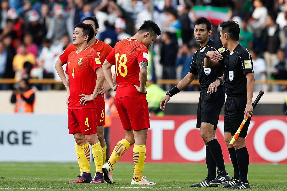 关于英格兰队在欧国联比赛中遗憾出局，遭受打击的信息