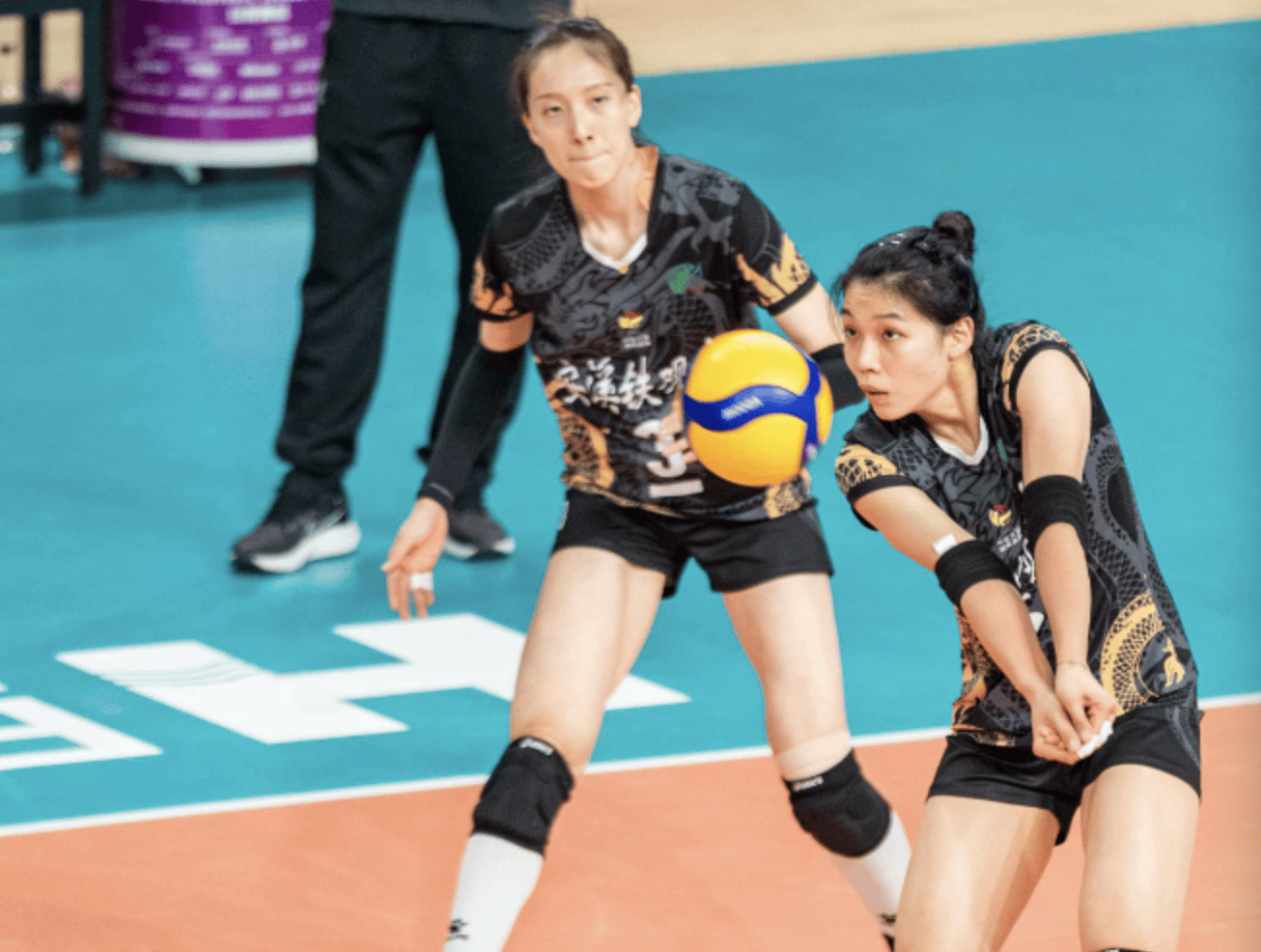 开云体育app-包含奥赛苏进攻端再现爆发，或将成为球队新王牌的词条