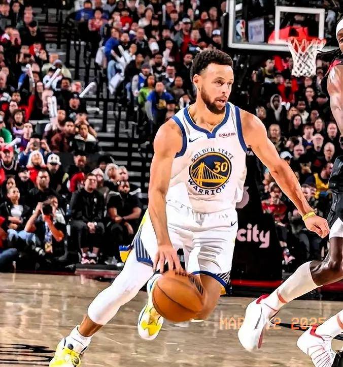 开拓者队主场惨败勇士队，麦科勒姆独揽+难救比赛的简单介绍