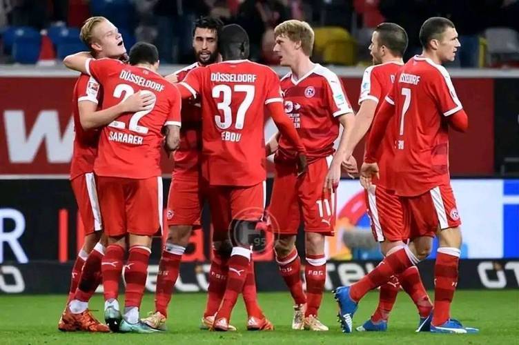 开云平台-阿贾克斯风暴式进攻:荷甲豪门-大胜乌得勒支的简单介绍