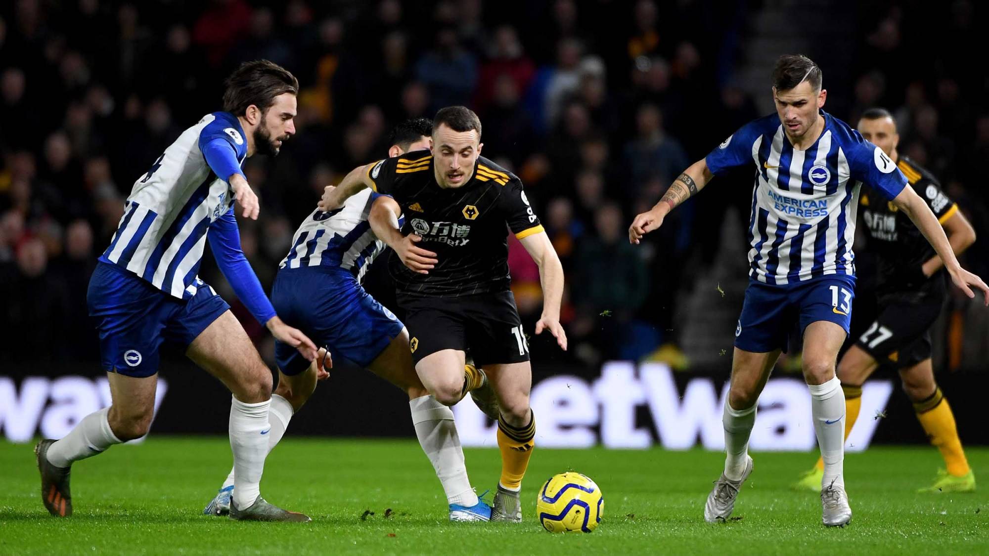 包含西汉姆联全取三分，主场战胜对手，保级压力减轻的词条