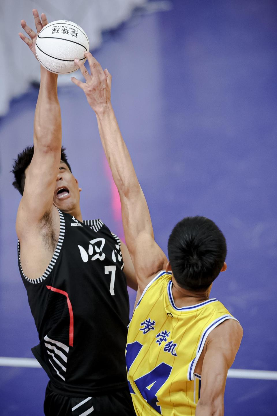 开云体育入口-关于海南银区队的不屈不挠为球场增添亮点的信息