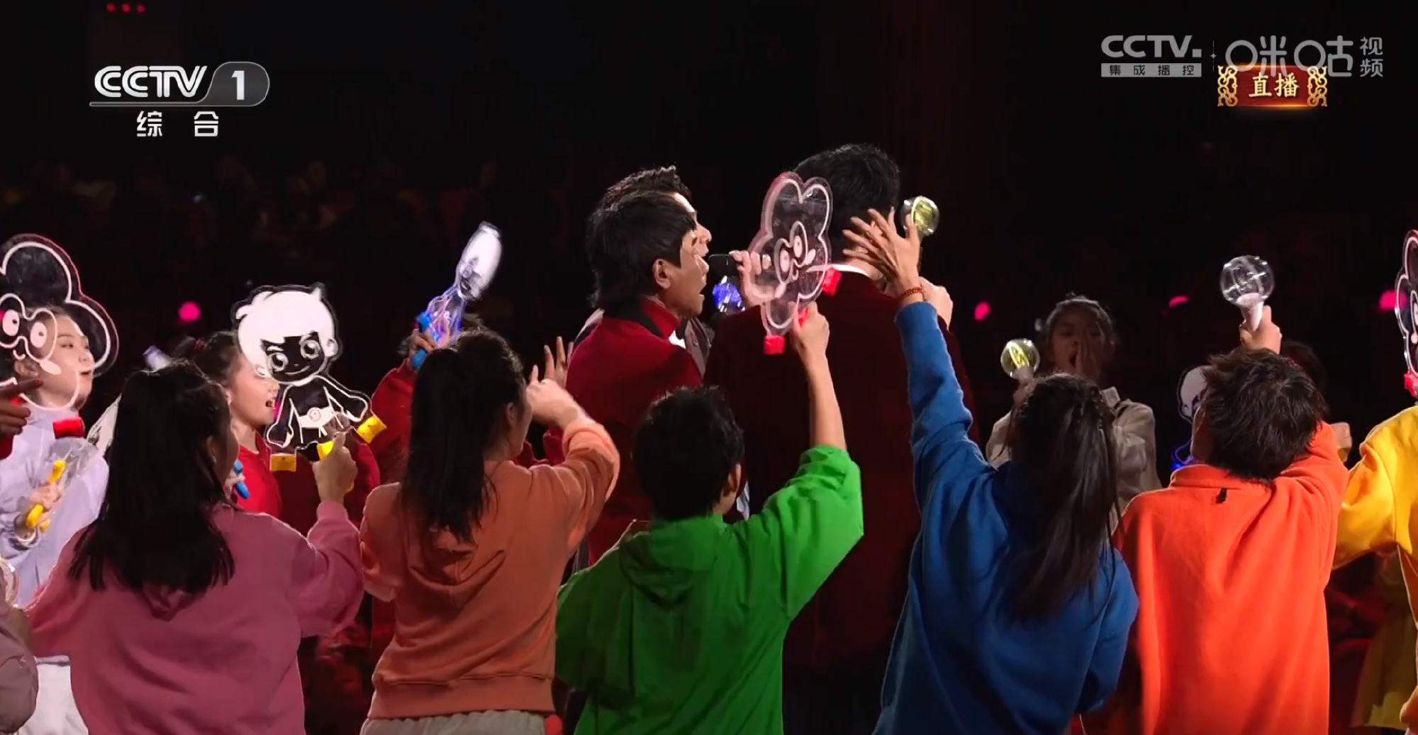 关于一场颠覆传统的比赛燃动全场观众的信息 关于一场颠覆传统的比赛燃动全场观众的信息