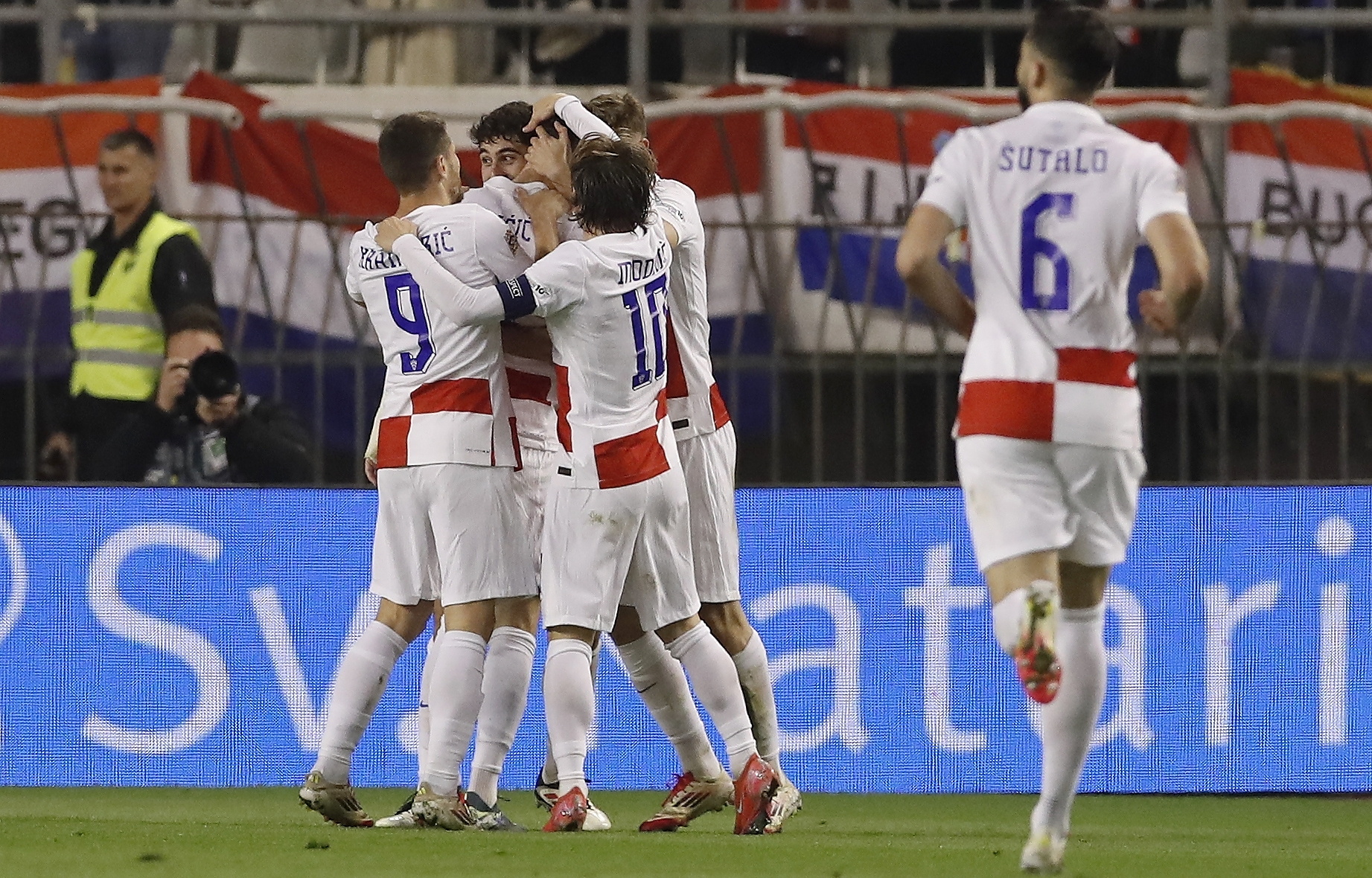 开云官网-法国战胜克罗地亚，晋级欧预赛强