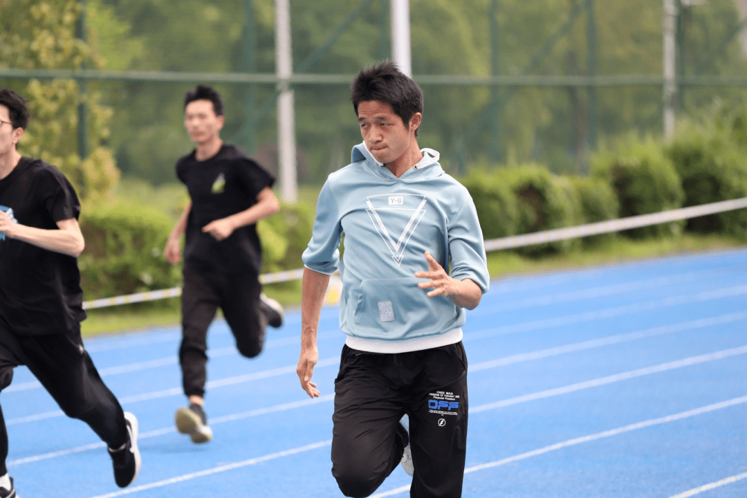 全神贯注！选手们斗志尽显，精彩层出的简单介绍