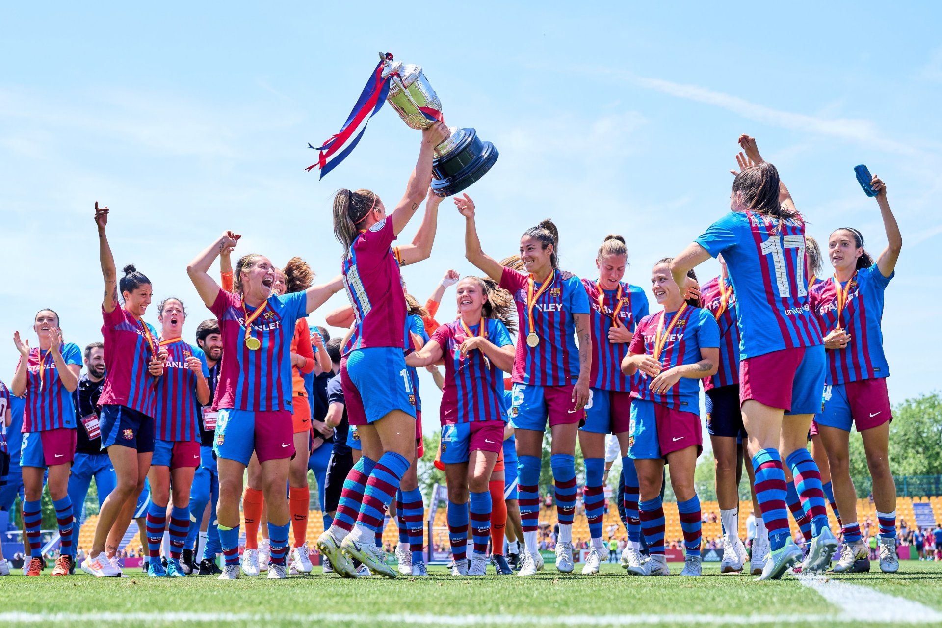 巴塞罗那女足球队训练备战下轮比赛的简单介绍 巴塞罗那女足球队训练备战下轮比赛的简单介绍