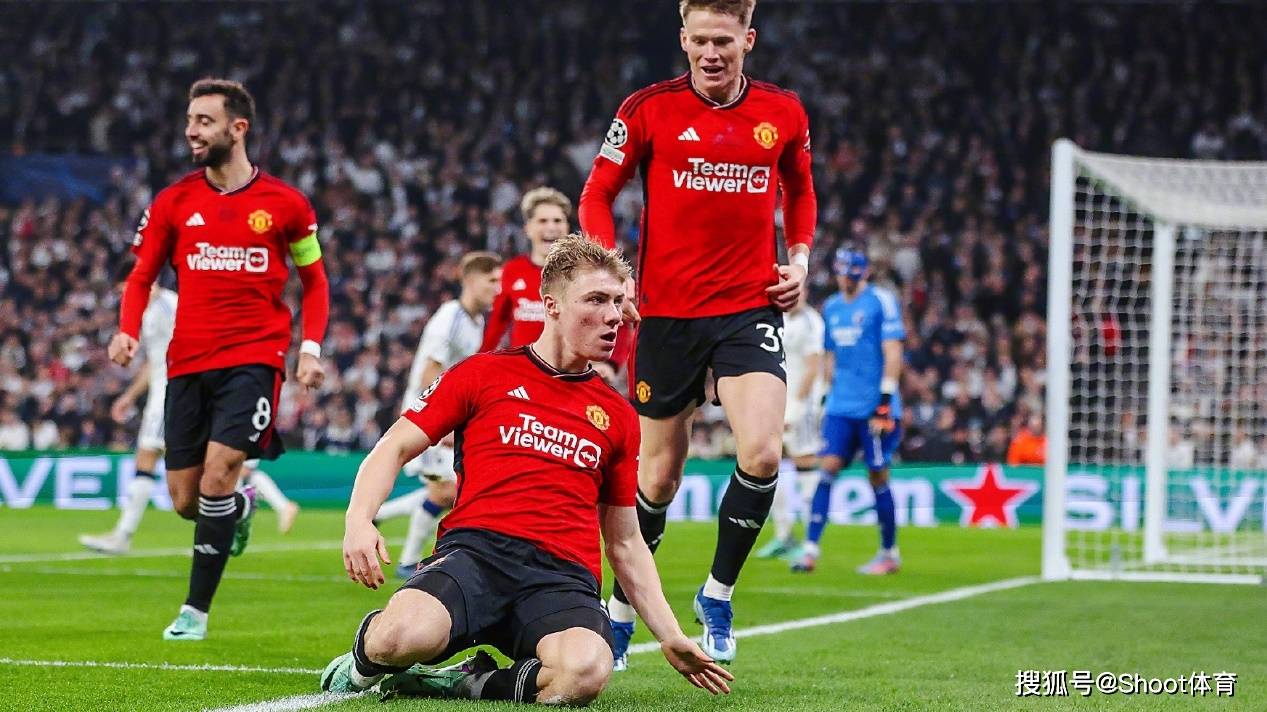 曼联客场惨败斯旺西,遭遇英超两连败 曼联客场惨败斯旺西,遭遇英超两连败