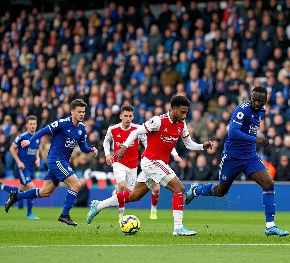 足球比赛节奏明快,对决激烈激荡人心的简单介绍 足球比赛节奏明快,对决激烈激荡人心的简单介绍