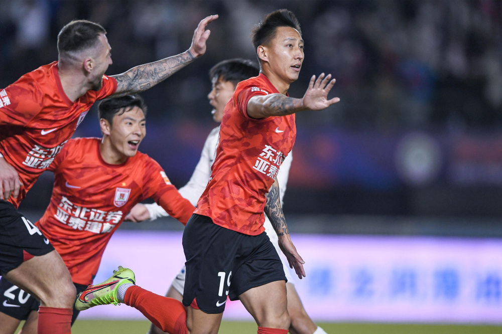 包含长春亚泰客场取胜大连一方,实现反击的词条 包含长春亚泰客场取胜大连一方,实现反击的词条