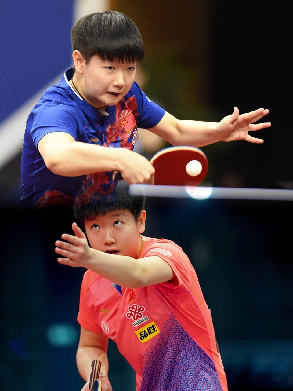 法国女子曲棍球队激战夺得胜利成双冠军