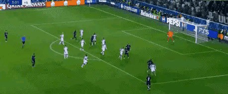 开云体育APP下载-巴黎客场惊险逆转，继续领跑