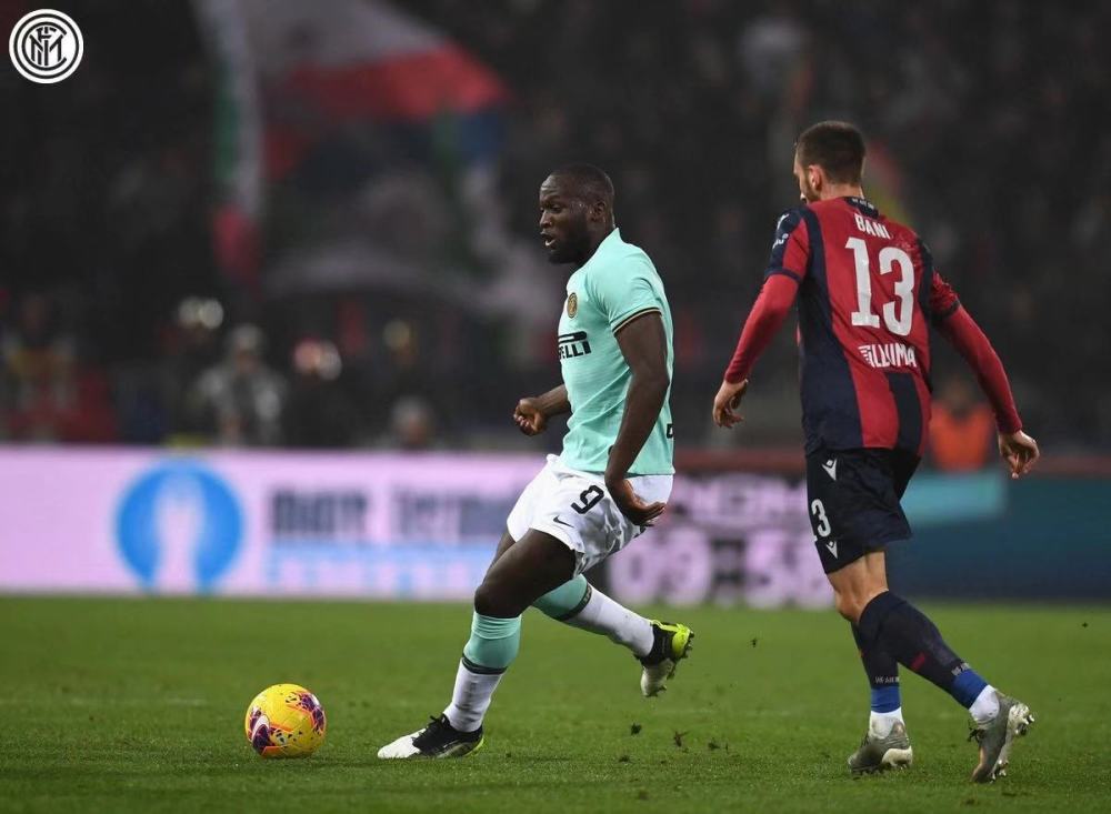 巴黎客场惊险逆转,继续领跑 巴黎客场惊险逆转,继续领跑