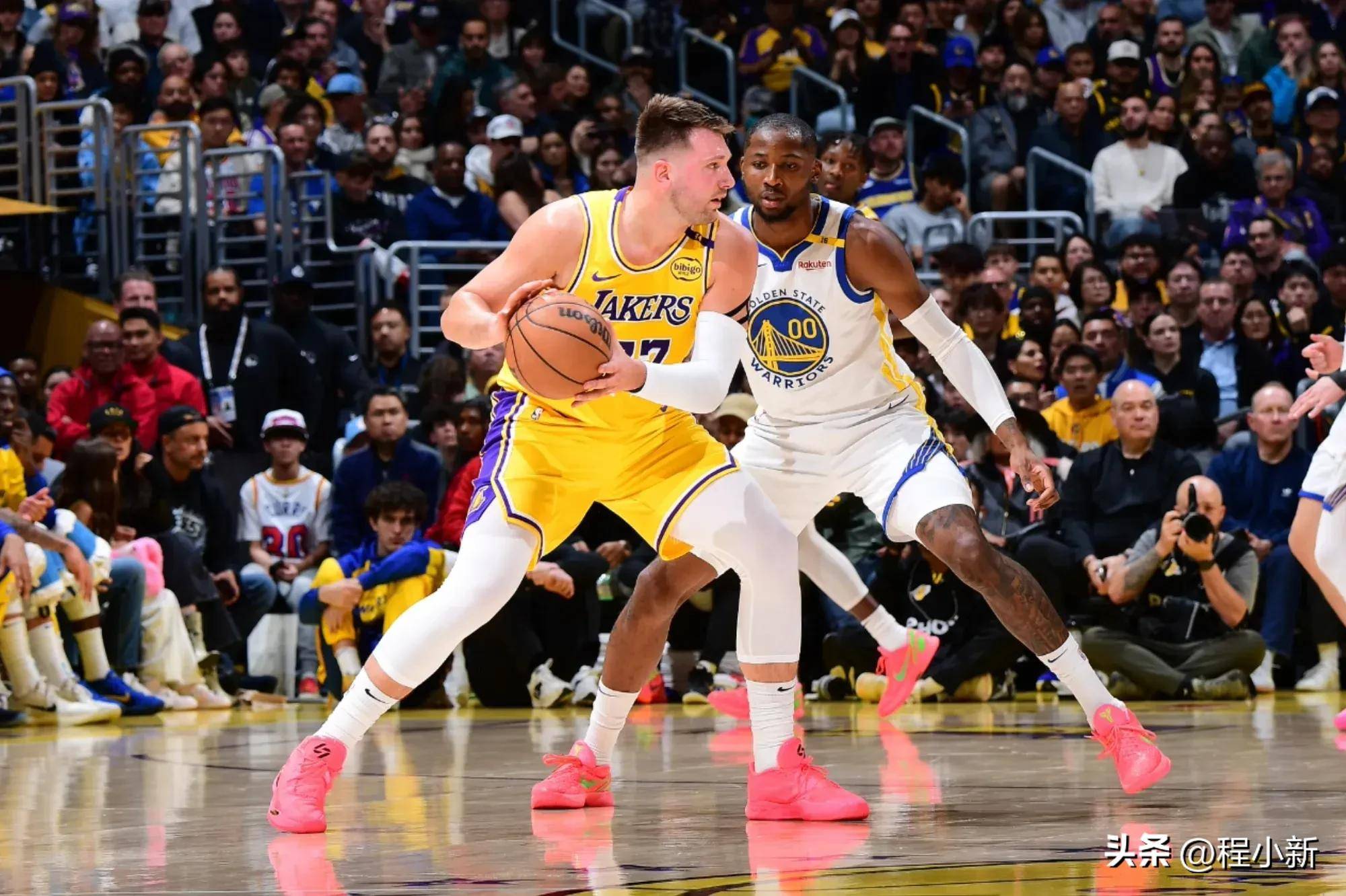勇士大胜湖人，库里再献神奇表现