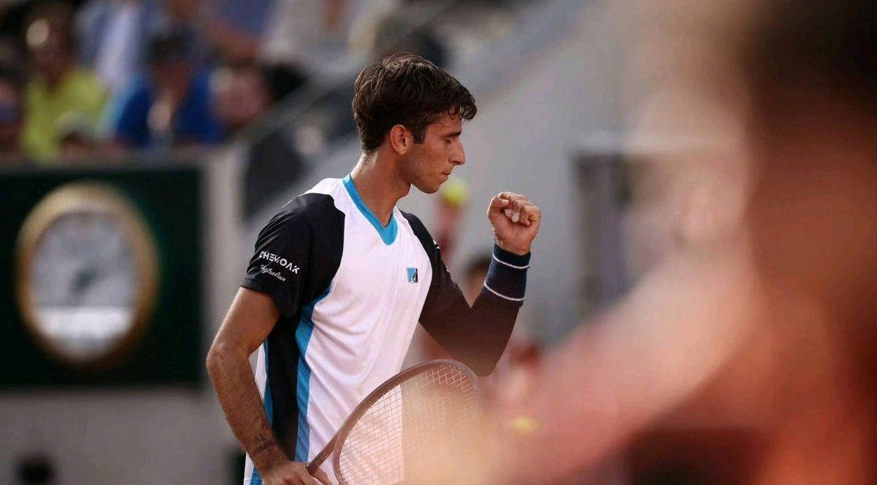 德国网球队完胜西班牙网球队,西西帕斯高光表现 德国网球队完胜西班牙网球队,西西帕斯高光表现