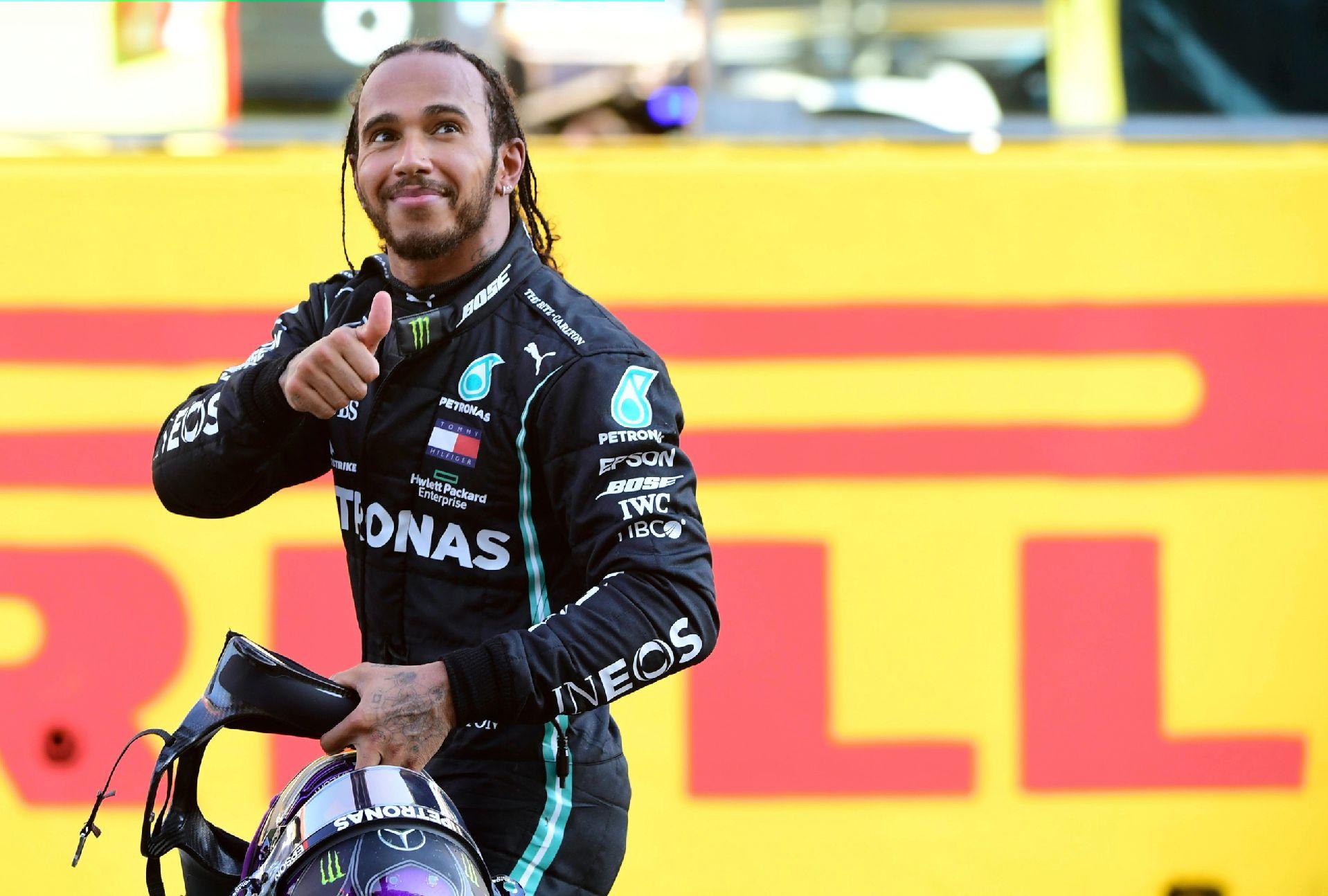 梅赛德斯鏖战红牛车队，汉密尔顿刷新纪录