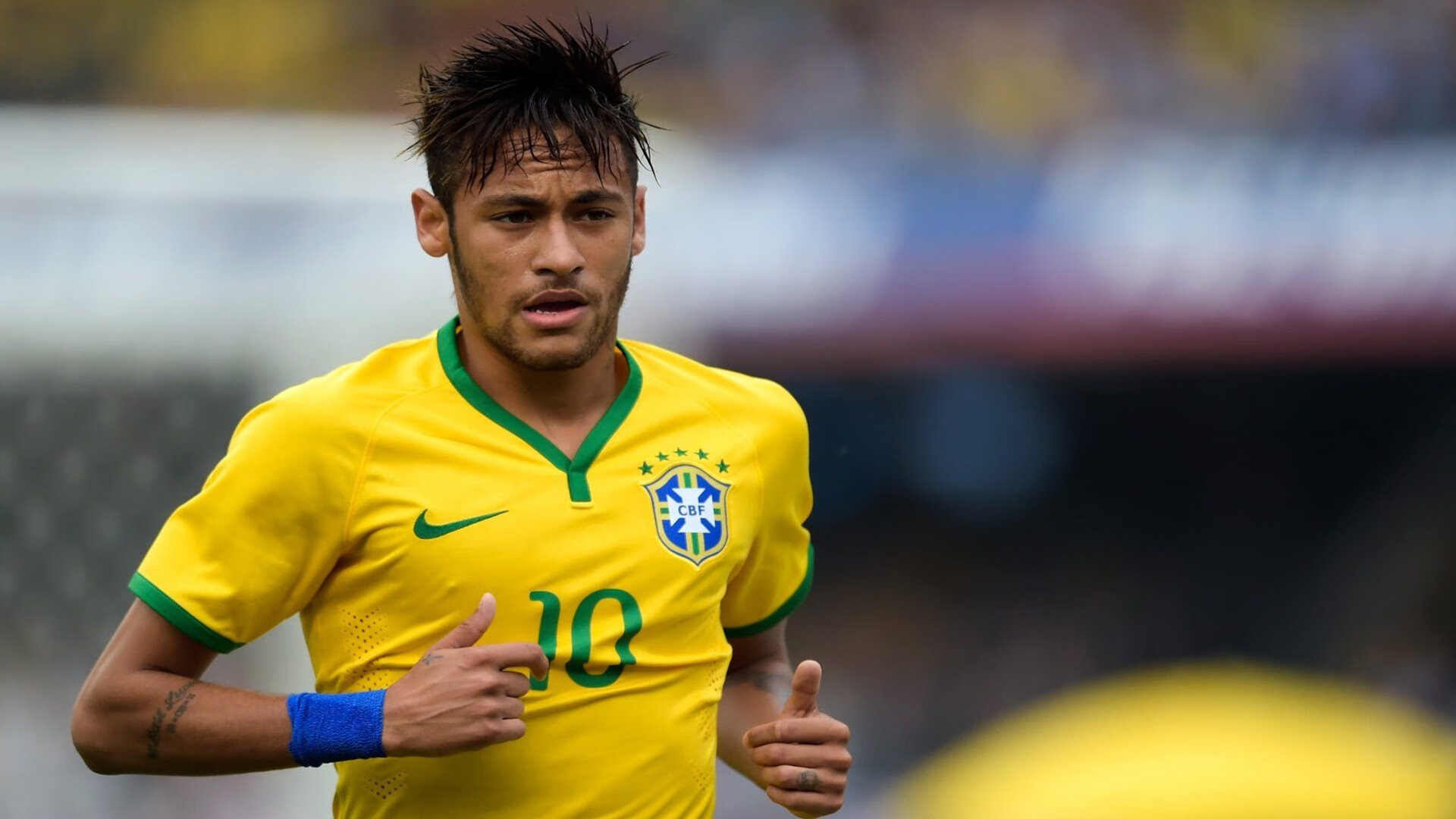 欧冠逆转之夜，当比利亚雷亚尔的黄玫瑰为秘鲁绽放