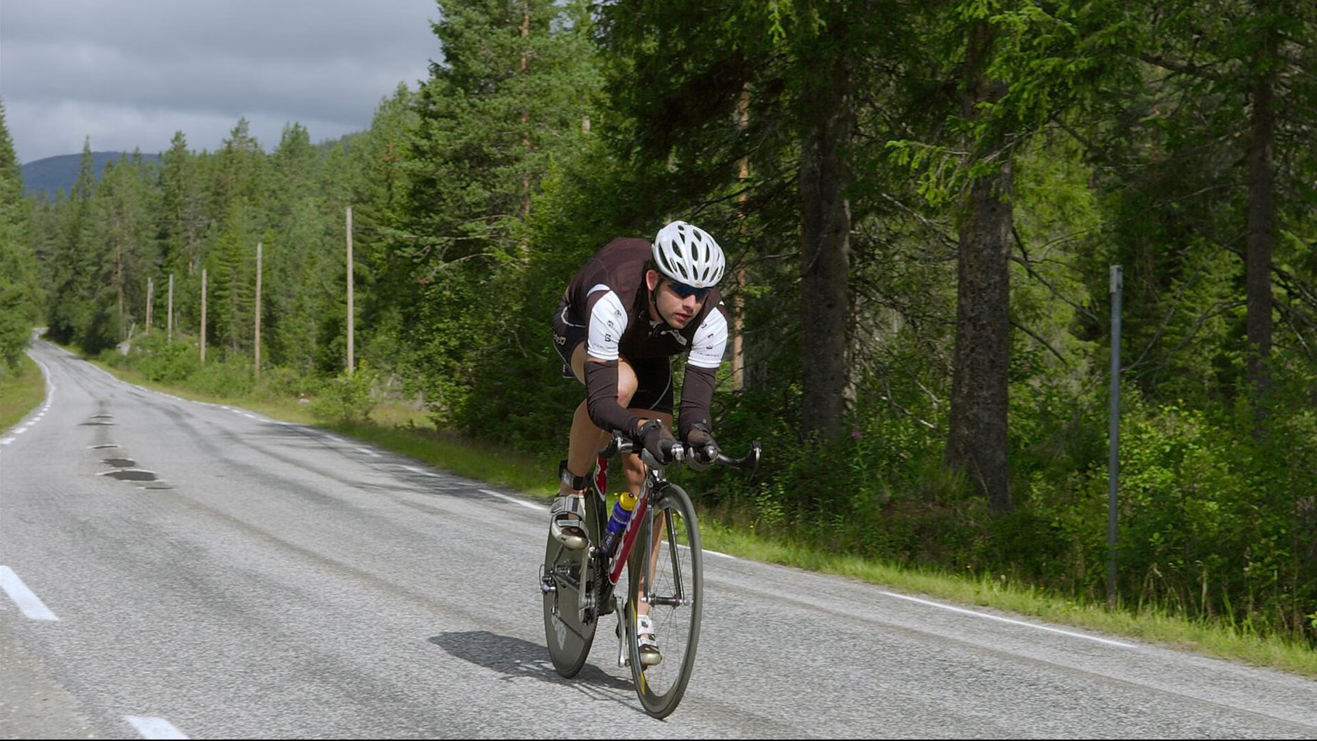 开云官网-王座前的铁与火，当德意志国王碾过火箭的炽焰轨迹