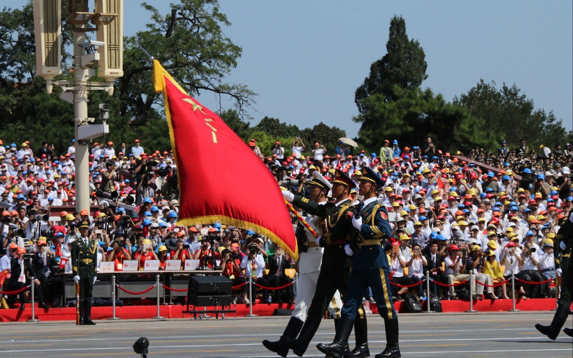 开云下载-乔治飞刀拆解纽约，雷霆攻防一体展露冠军相