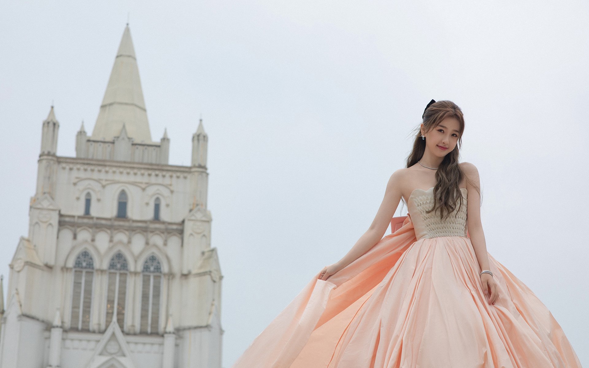 巨兽缠斗之夜,一道幽灵撕裂天际,迪巴拉,于无声处听惊雷