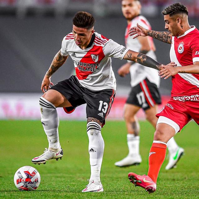 阿根廷防守锁死冰岛，恩佐在欧冠决赛接管比赛