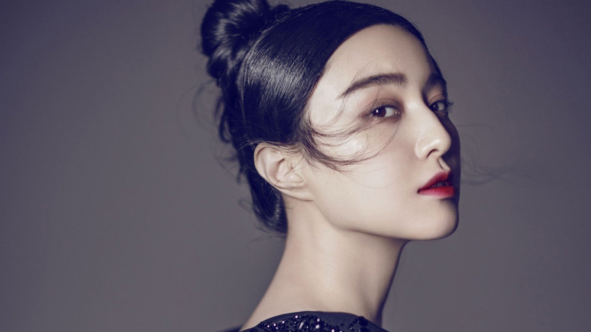 开云体育下载-陨石之夜，斯通斯在季后赛的淬火重生