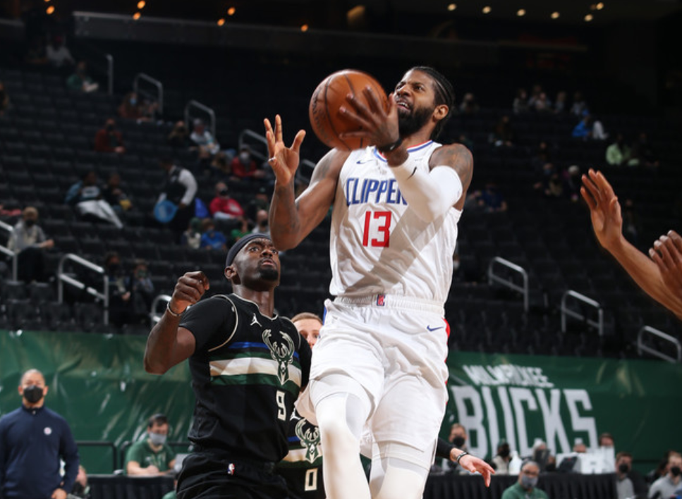 北京队巅峰对决胜出快船，切特在F1新赛季揭幕战接管比赛